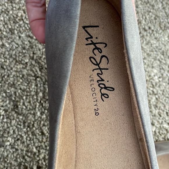 Suede Grayish pointed toe flats - Picture 2 of 5